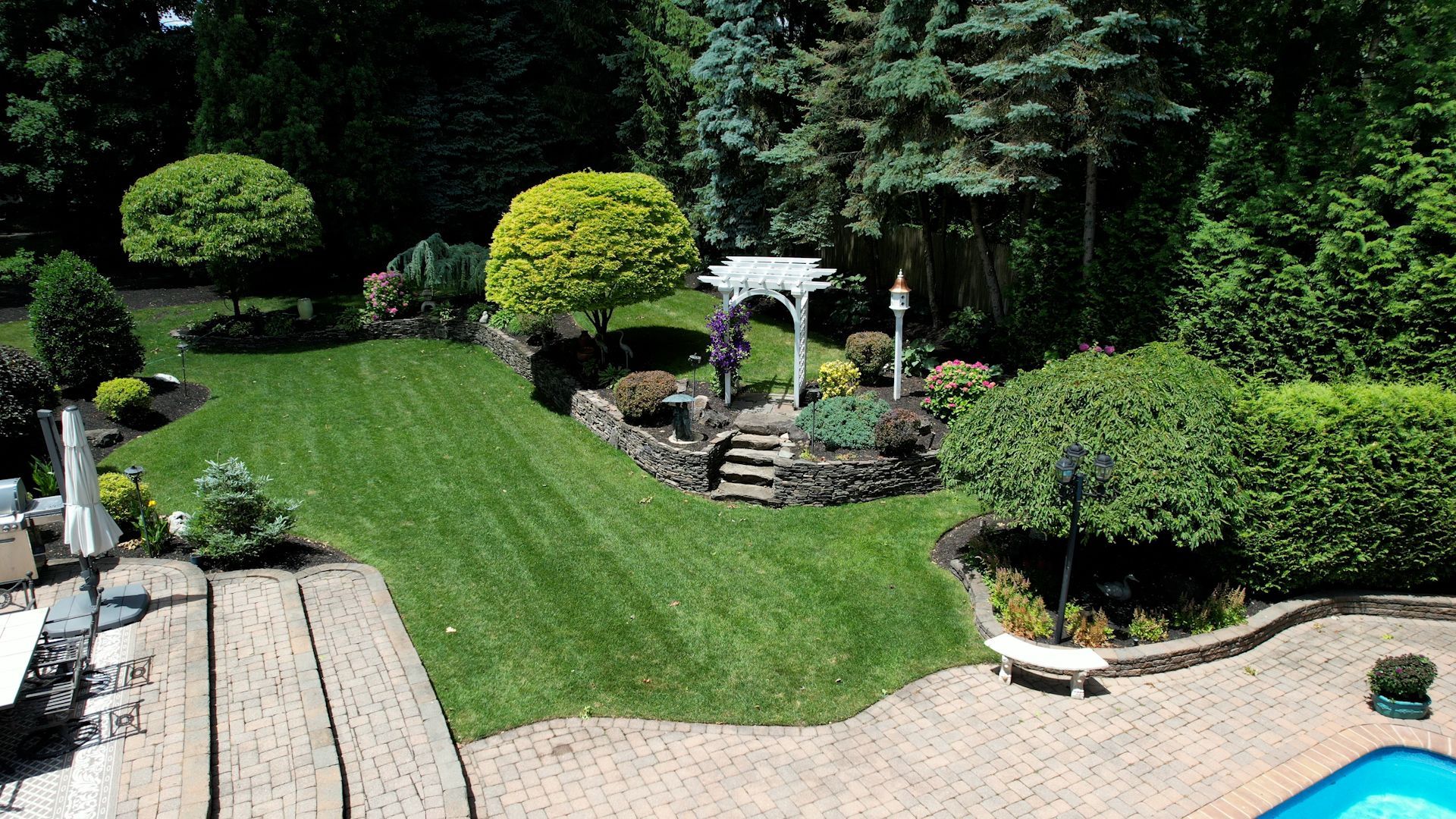 Exquisite Outdoor Oasis