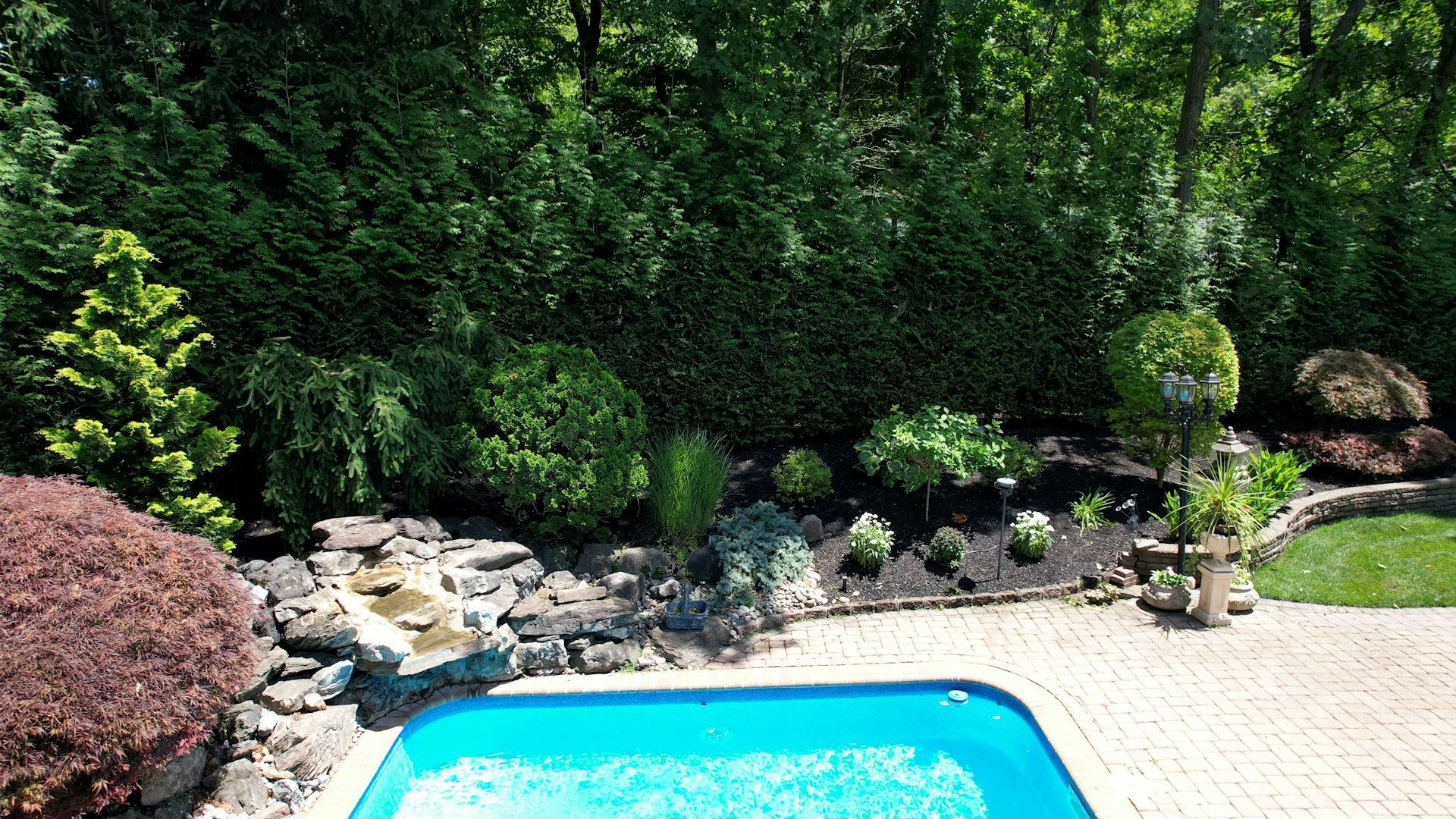 Exquisite Outdoor Oasis — image 5
